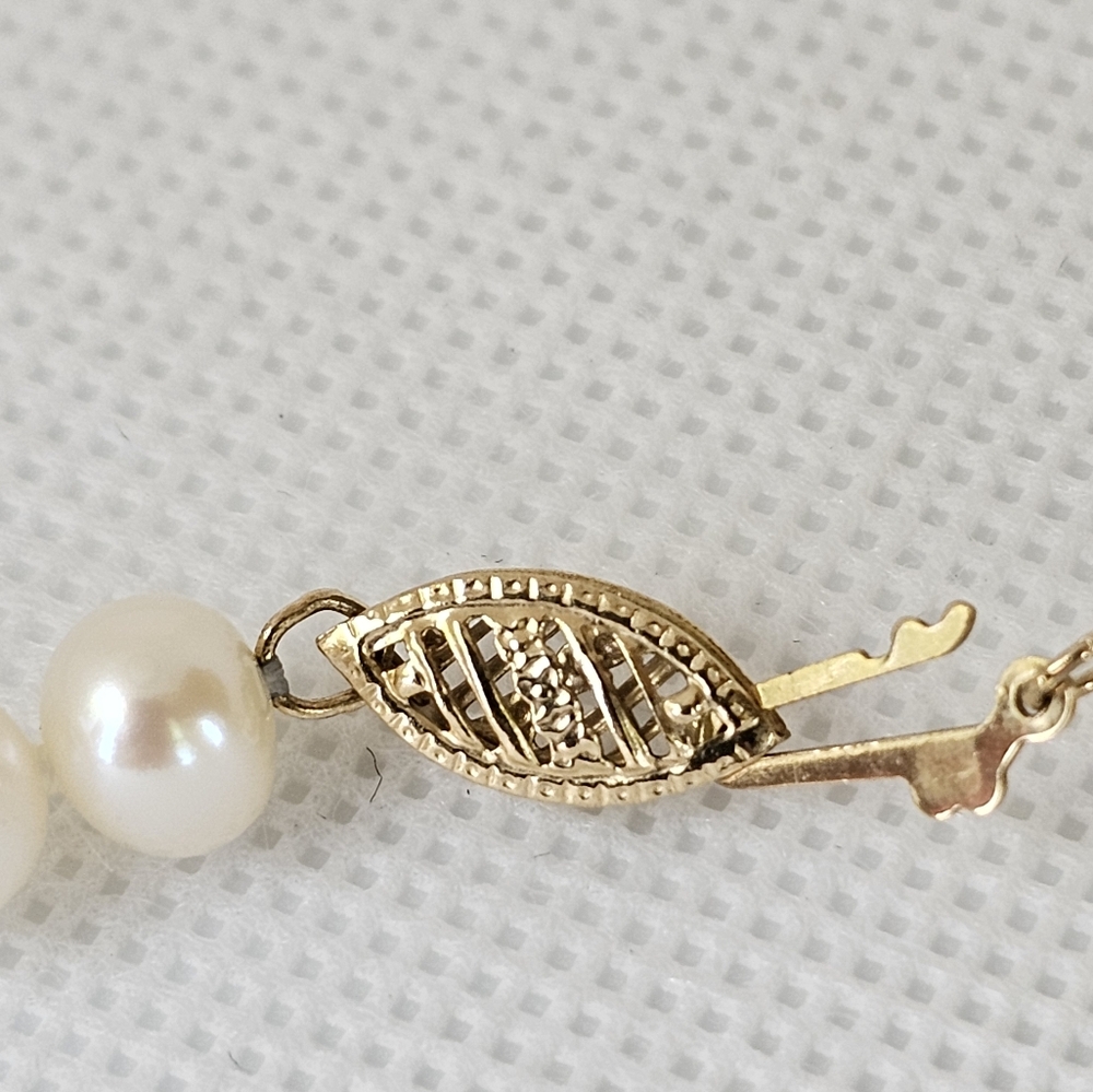 Genuine Cultured Pearls 10K Gold Clasp! - Picture 4 of 8
